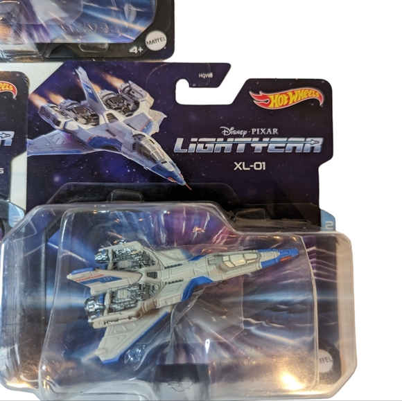 Hot Wheels die-cast Pixar Lightyear Fleet Starship 3pc set. - Picture 2 of 7